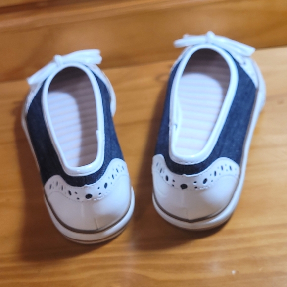 Super Cute Tooled Patent Leather Flats 🦋 - Picture 3 of 12